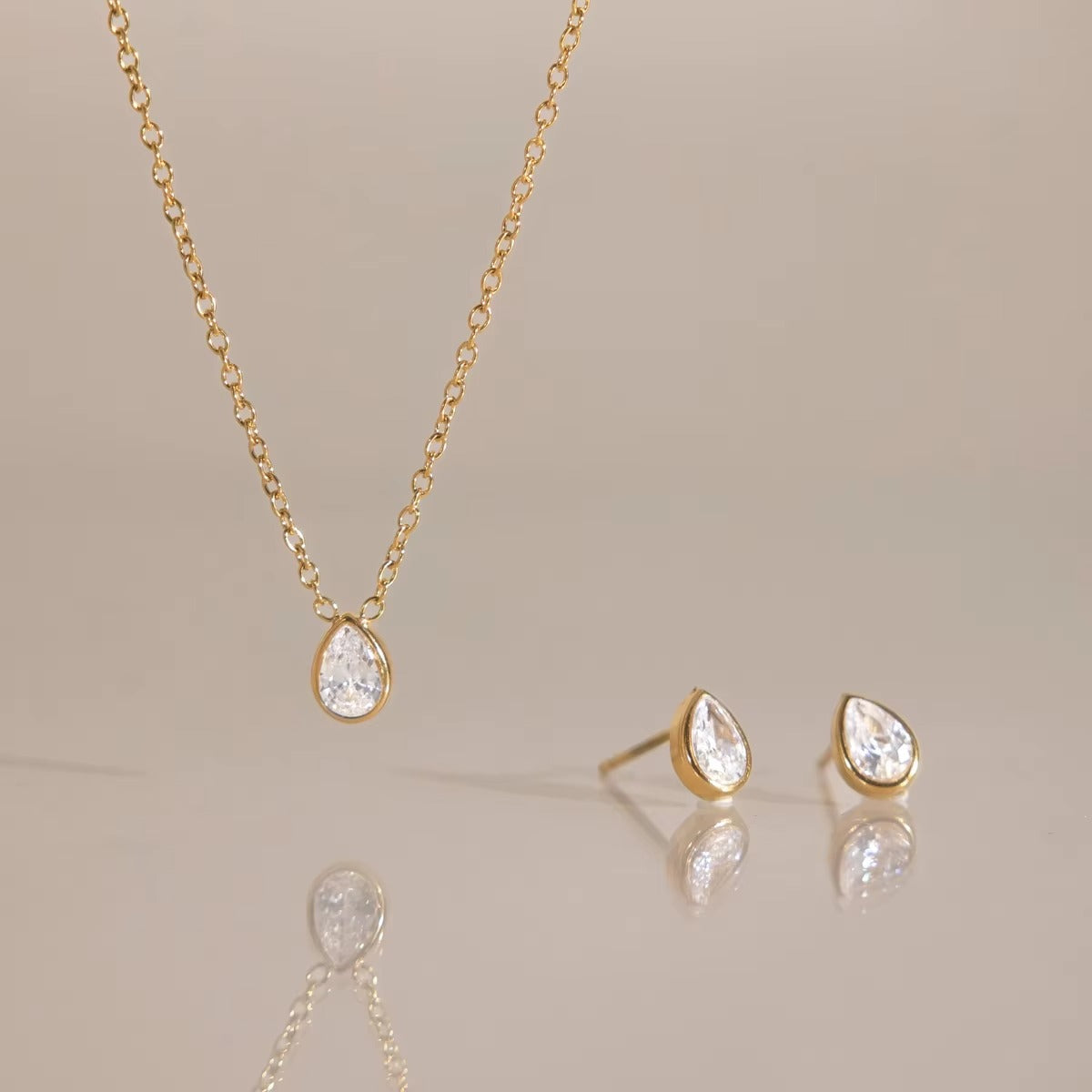 Teardrop Crystal Jewelry Set